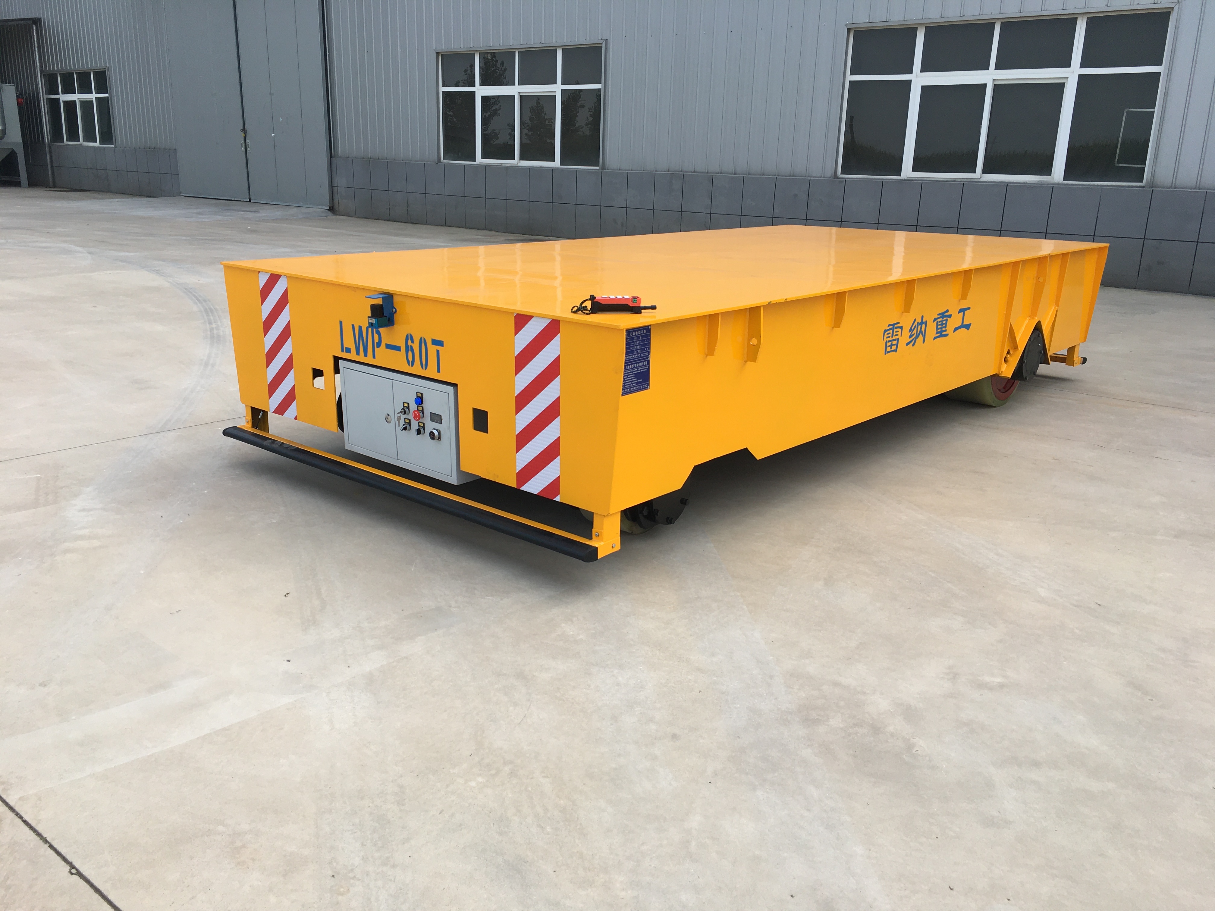 無軌電動平板車使用時發熱應當如何處理？